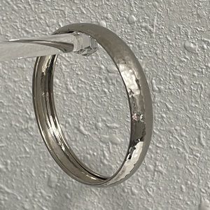 🌟HP🌟Silver tone bangle